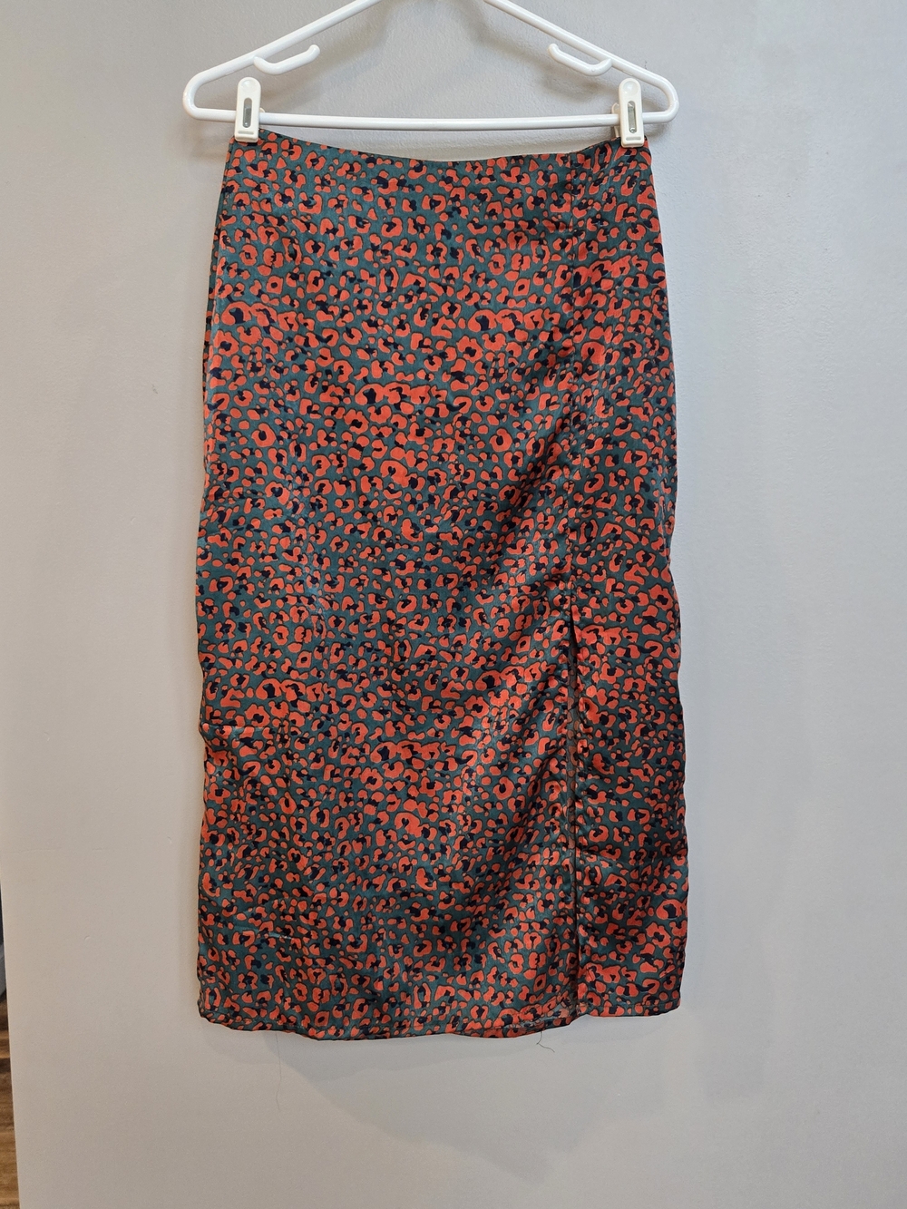 Nasty Gal Leopard Print Satin Midi Skirt Size 2 Orange Teal Slit